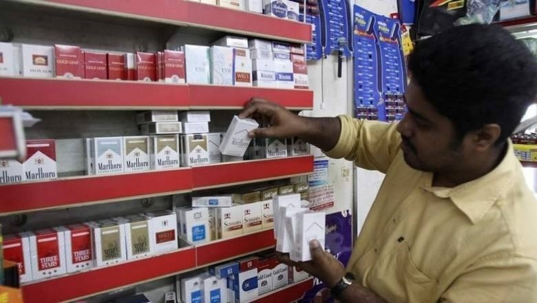 Saudi Arabia How many packet cigarettes can a passenger carry?