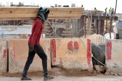 Saudi ministry clarifies after report on pending decision to abolish kafala system