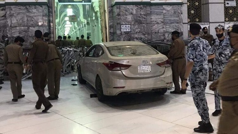 Man held for crashing car into Grand Mosque door